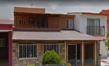 SE VENDE BONITA Y AMPLIA CASA EN COLIMA