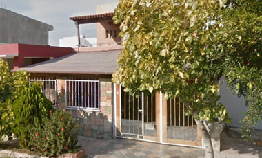 SE VENDE BONITA Y AMPLIA CASA EN COLIMA