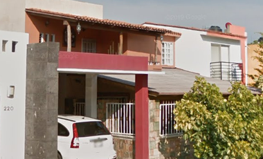SE VENDE BONITA Y AMPLIA CASA EN COLIMA