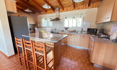 CASA EN VENTA EN CURACAVI