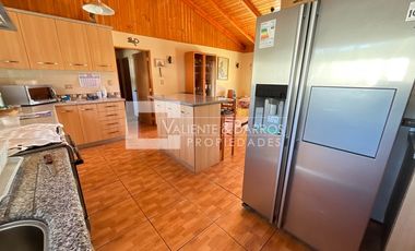 CASA EN VENTA EN CURACAVI