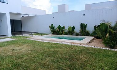 SE RENTA CASA EN PRIVADA Y CON PISCINA