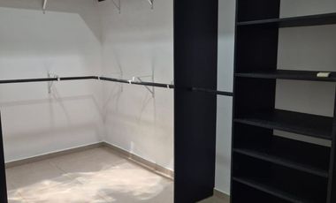 SE RENTA CASA EN PRIVADA Y CON PISCINA