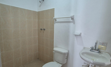 SE RENTA CASA EN PRIVADA Y CON PISCINA