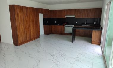 Venta Residencia en Valle Imperial 4 Recamaras 4 baños