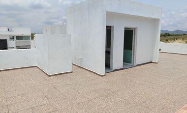Venta Residencia en Valle Imperial 4 Recamaras 4 baños