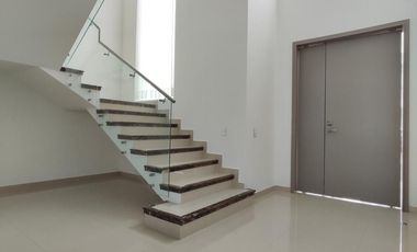 HERMOSA CASA EN CONJUNTO CERRADO