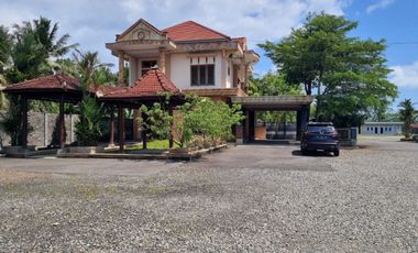 RUMAH MEWAH 2 LANTAI DENGAN TANAH YANG SANGAT LUAS DI PURWOREJO