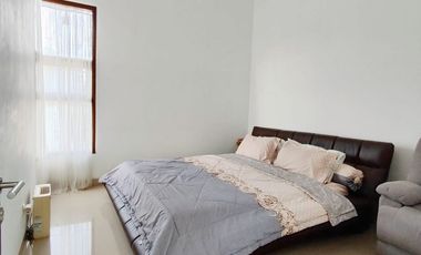 RUMAH CANTIK DALAM CLUSTER DI MAGUWOHARJO SLEMAN, SEMI FURNISH