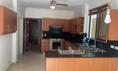 Samborondon, Renta de Linda casa 4 dormitorios con Jacuzzi sin Muebles