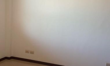 Samborondon, Renta de Linda casa 4 dormitorios con Jacuzzi sin Muebles