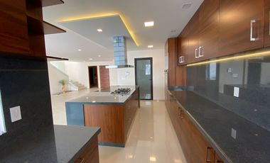 HERMOSA Y MODERNA CASA EN VENTA $7,840,000  JARDINES DE DELICIAS PRIVADA DE 4 CASAS