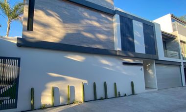 HERMOSA Y MODERNA CASA EN VENTA $7,840,000  JARDINES DE DELICIAS PRIVADA DE 4 CASAS