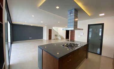 HERMOSA Y MODERNA CASA EN VENTA $7,840,000  JARDINES DE DELICIAS PRIVADA DE 4 CASAS