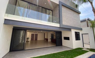 HERMOSA Y MODERNA CASA EN VENTA $7,840,000  JARDINES DE DELICIAS PRIVADA DE 4 CASAS