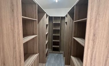 Venta de Casa Moderna: con Roof Garden y Espacios Amplios