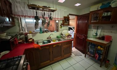 Casa en Costa Verde a una cuadra de Ruiz Cortines