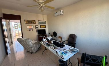 Casa en Costa Verde a una cuadra de Ruiz Cortines