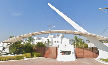 BELLISIMA CASA EN HERMOSO CONDOMINIO PARA VACACIONAR JUNTO AL LAGO