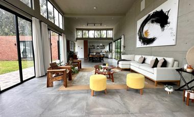 Casa Moderna y Lujosa con Piscina y Acabados  Premium ✨
