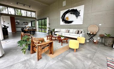 Casa Moderna y Lujosa con Piscina y Acabados  Premium ✨