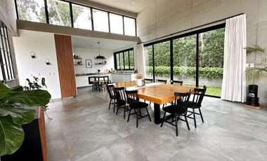 Casa Moderna y Lujosa con Piscina y Acabados  Premium ✨