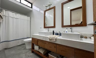 Casa Moderna y Lujosa con Piscina y Acabados  Premium ✨