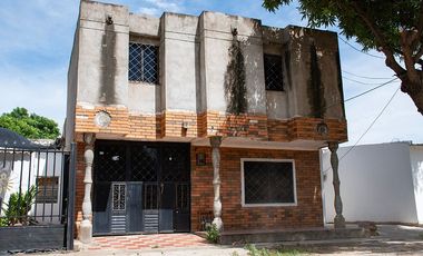 VENDO CASA DE DOS PISOS EN EL BARRIO PANAMA DE LA CIUDAD DE VALLEDUPAR - CESAR