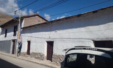 VENTA DE CASA COLONIAL EN EL CENTRO DE CALCA 90M2 IDEAL PARA CONSTRUCCION DE HOTEL