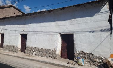VENTA DE CASA COLONIAL EN EL CENTRO DE CALCA 90M2 IDEAL PARA CONSTRUCCION DE HOTEL