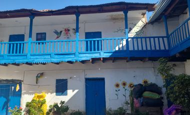 VENTA DE CASA COLONIAL EN EL CENTRO DE CALCA 90M2 IDEAL PARA CONSTRUCCION DE HOTEL