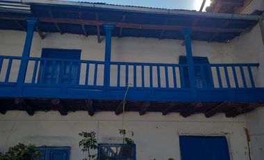 VENTA DE CASA COLONIAL EN EL CENTRO DE CALCA 90M2 IDEAL PARA CONSTRUCCION DE HOTEL