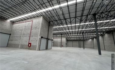 BODEGA EN RENTAN ZONA KM 20 CON ANDEN PROPIO