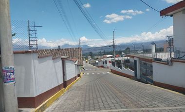 TERRENO EN VENTA ASCÁZUBI – CAYAMBE 2.880 M2