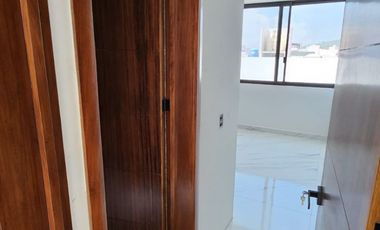 Hermosa casa a estrenar, con sótano, frente a parque (en coto con alberca)