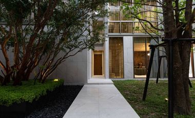 Modern luxury Pool Villa in Pradit Manutham for Sale