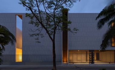 Modern luxury Pool Villa in Pradit Manutham for Sale