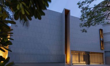 Modern luxury Pool Villa in Pradit Manutham for Sale