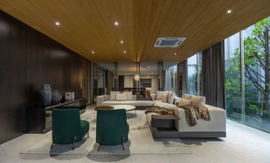 Modern luxury Pool Villa in Pradit Manutham for Sale