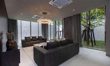 Modern luxury Pool Villa in Pradit Manutham for Sale