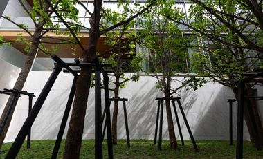 Modern luxury Pool Villa in Pradit Manutham for Sale