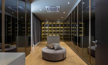 Modern luxury Pool Villa in Pradit Manutham for Sale