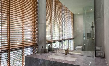 Modern luxury Pool Villa in Pradit Manutham for Sale