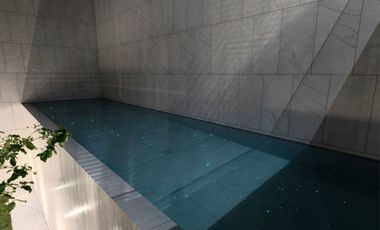 Modern luxury Pool Villa in Pradit Manutham for Sale