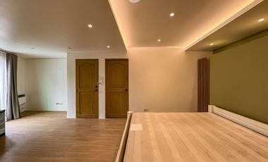 5BR House and Lot For Sale - Meadowood Executive Village, Cavite
