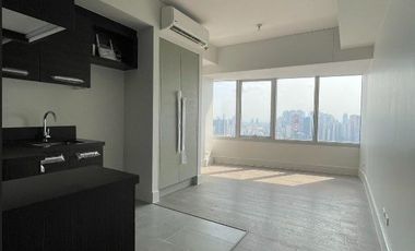 R323 - Studio Unit For Sale in Proscenium