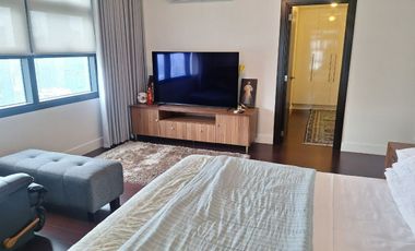 R270 - 3BR Sky Flat Unit in Garden Towers For Sale  Ayala Avenue, Makati