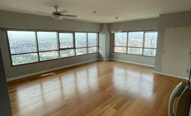 R81 - 3BR Unit For Lease In The Residences At Greenbelt