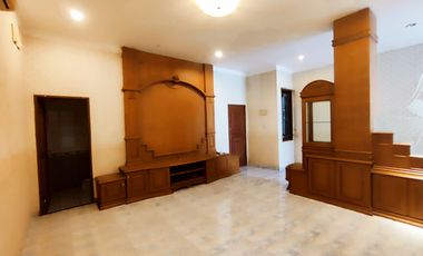 Dijual Villa Siap Huni Komplek Taman Polonia V -Medan
