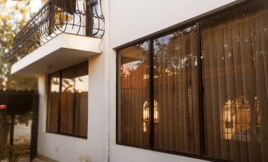 Venta- Hermosa vivienda ubicada en una excelente zona de alta plusvalía, con todas las comodidades modernas/24urb43